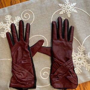 Wilsons Leather Black and Burgundy Gloves